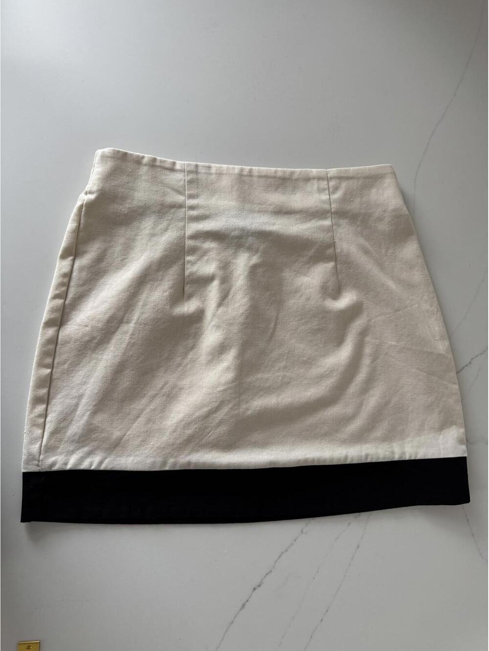 Tullea Linen Cream Mini Skirt with Black Hem Detail Size Small